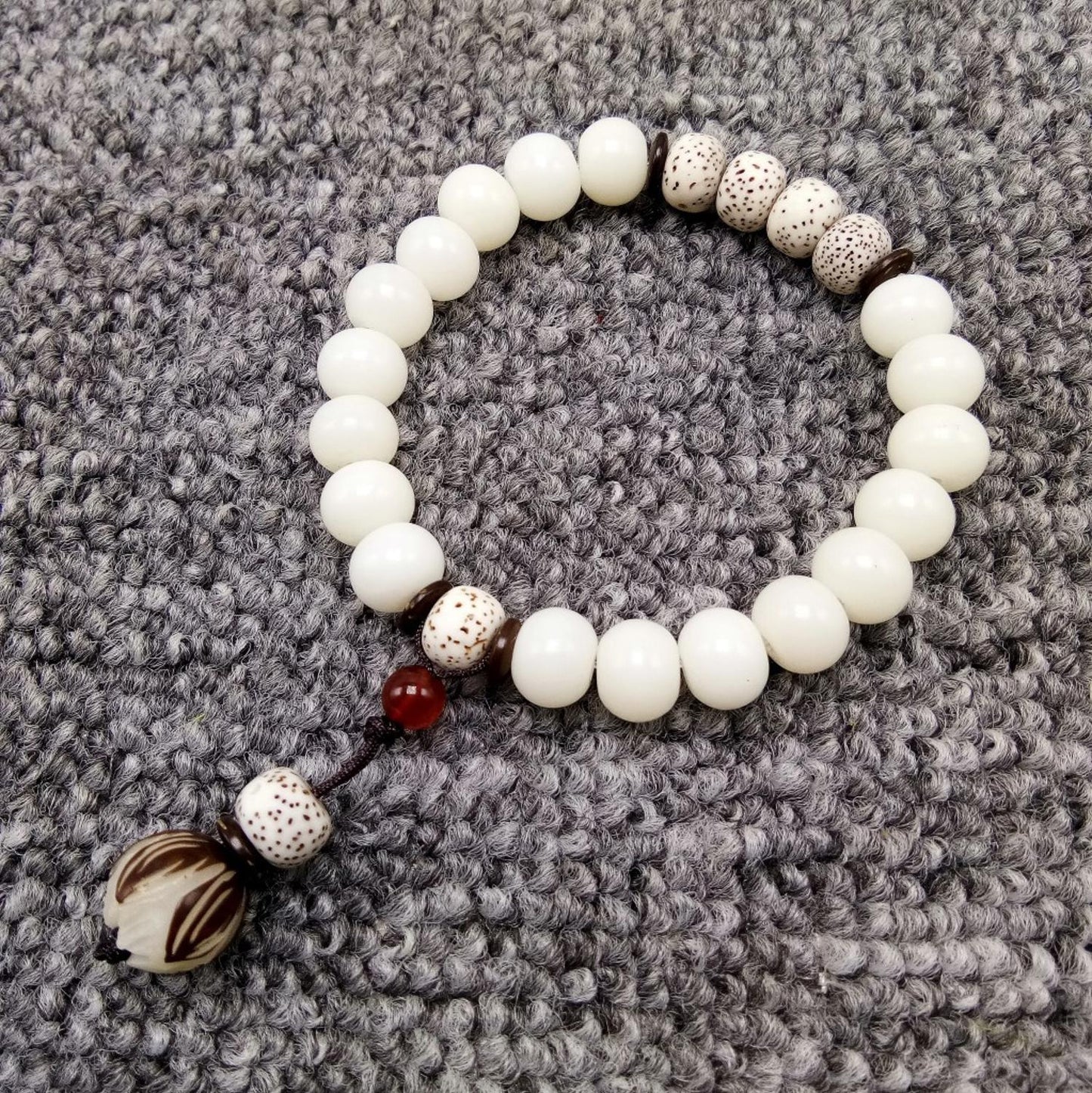 Original Design Natural White Bodhi Root Beads Bracelet Lotus 108 Lotus Mala Healing Prayer Bracelet for Women Jewelry Gift